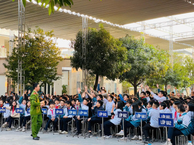 TUYÊN TRUYỀN CÔNG TÁC PHÒNG CHÁY CHỮA CHÁY VÀ KỸ NĂNG THOÁT HIỂM